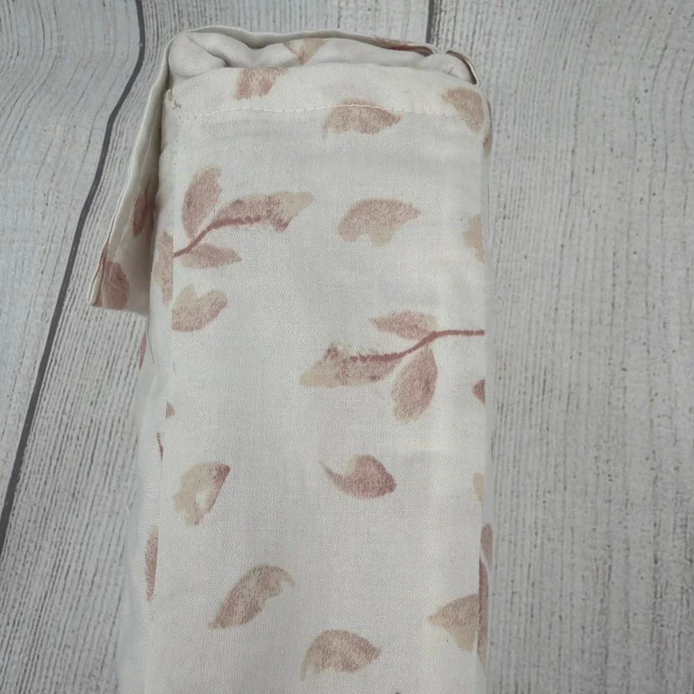 Calvin Klein Sheet Set California King Floral Cream Sateen Weave 300TC Cotton